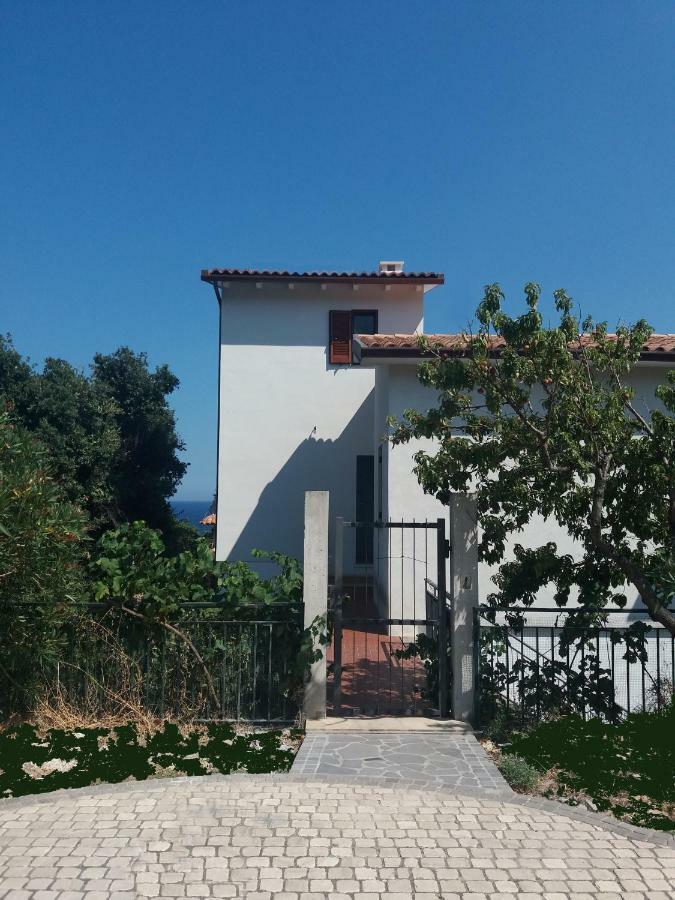 Seliche Hotel Cala Gonone Bagian luar foto